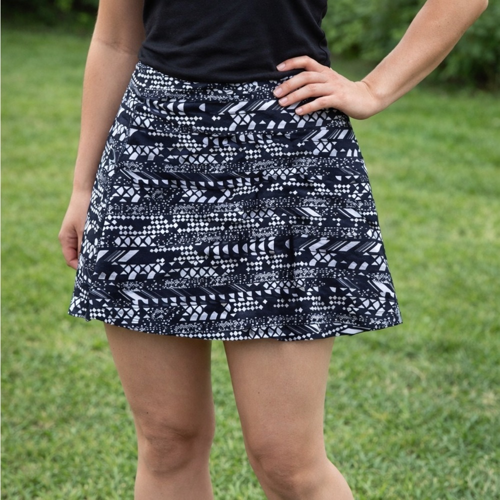 WOMENS SMALL TITLE NINE SUMMER SKORT